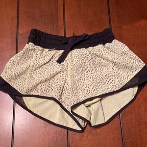 Lululemon Hotty Hot shorts